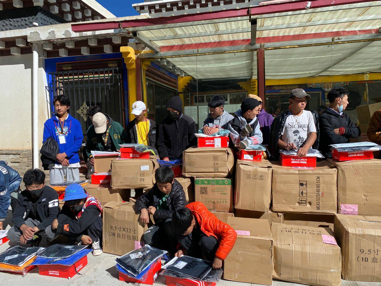 米兰app入口站官网-米兰(中国)公益回顾丨家国同欢月同圆 温暖满载甘孜州(图7)